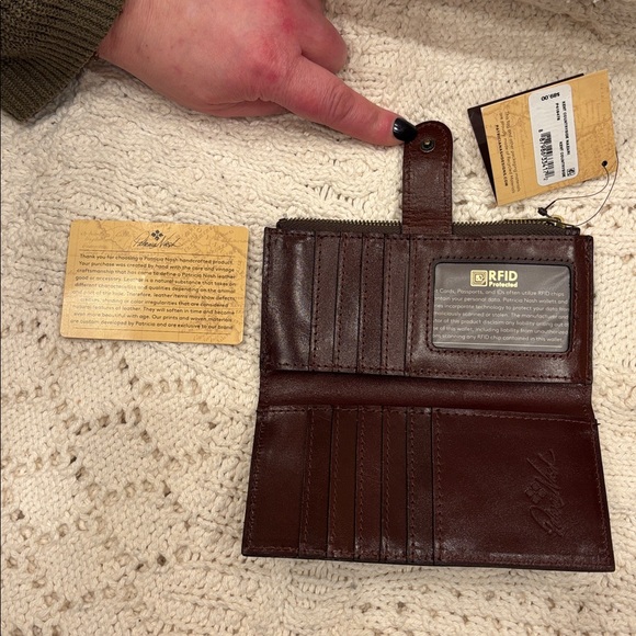 Patricia Nash Multicolor horse hunt scene wallet - Picture 5 of 6